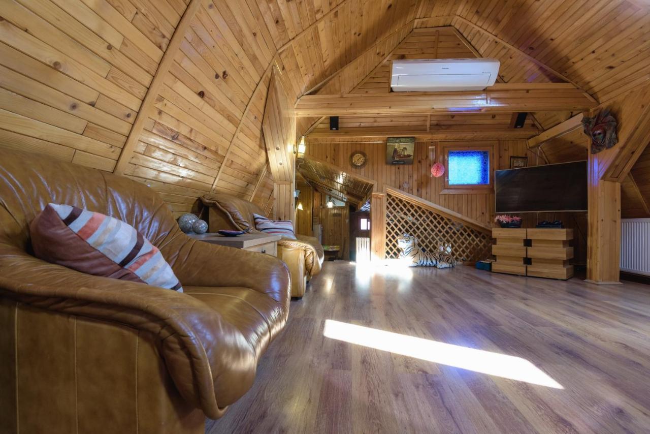Wooden Attic Homestay Brasov