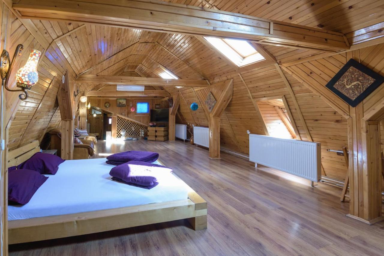 Homestay Wooden Attic Brasov