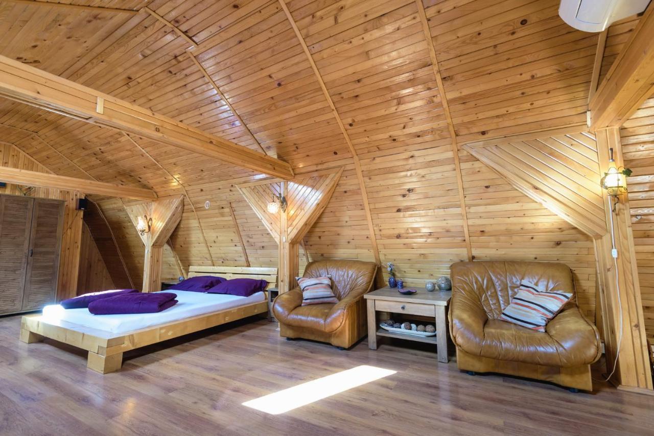 Homestay Wooden Attic Brasov